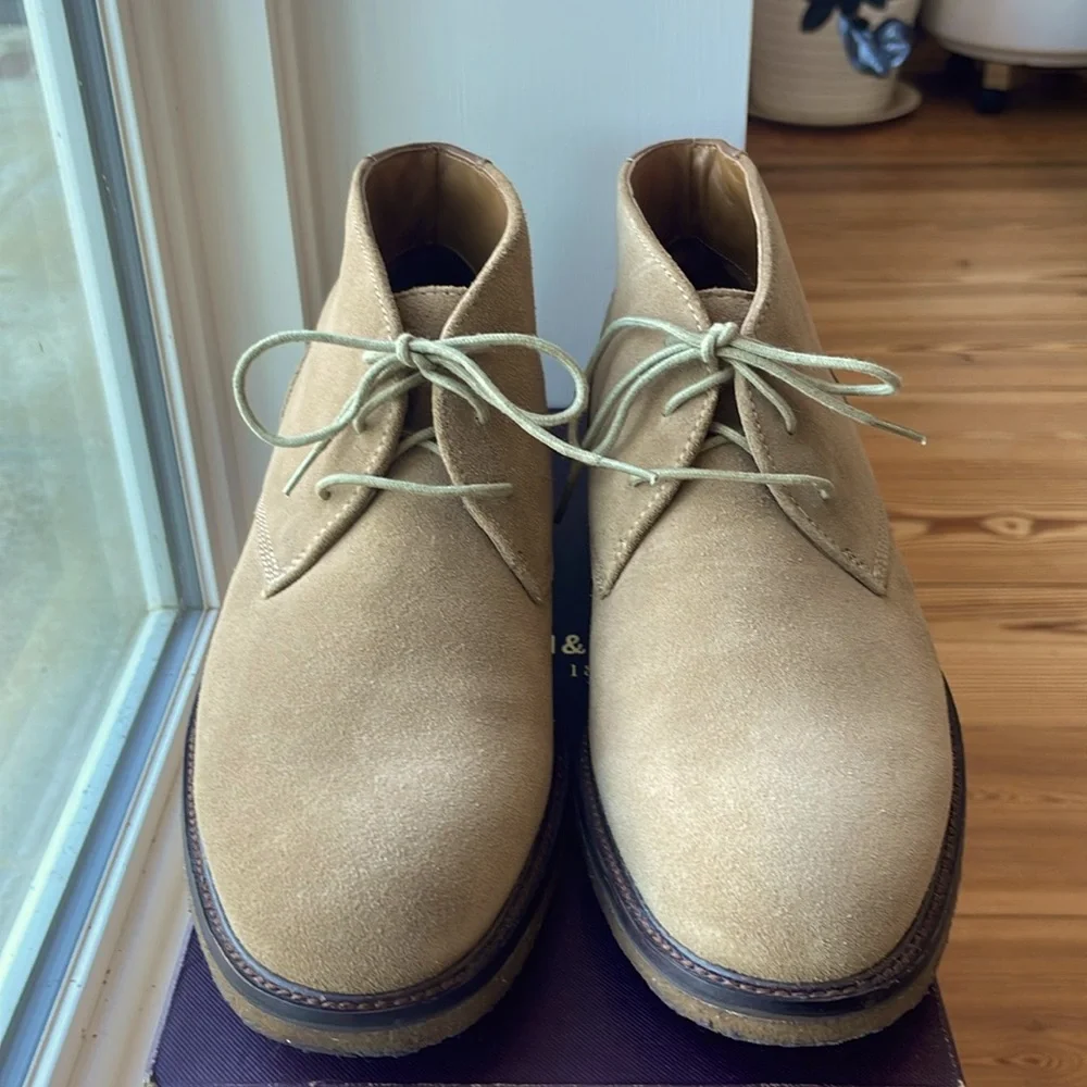 Johnston & Murphy Tan Suede Chukka Boots